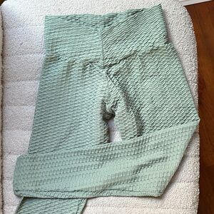 Booty by Brabants Sage Green Textured Leggings